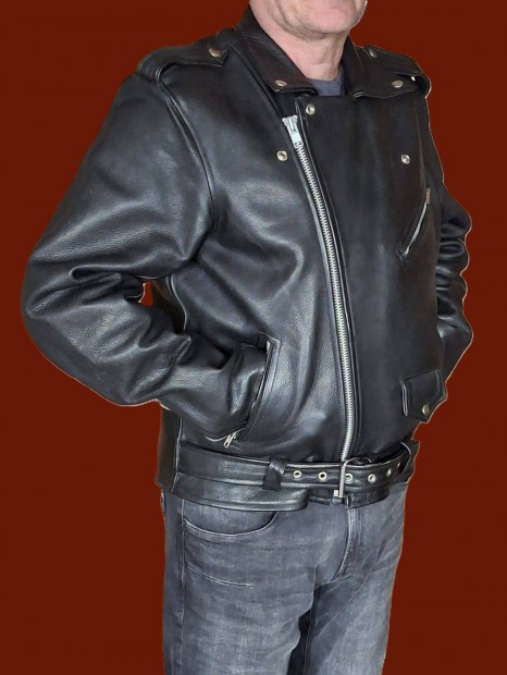 Marhabr, klasszikus, fekete motoros brdzseki