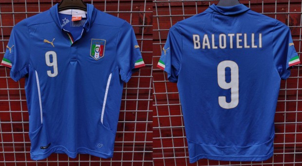 Mario Balotelli - Olasz vlogatott eredeti Puma gyerek mez (152)