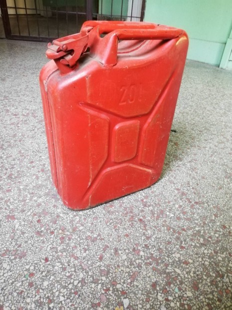 Marmon, üzemanyag kanna 20 literes eladó.