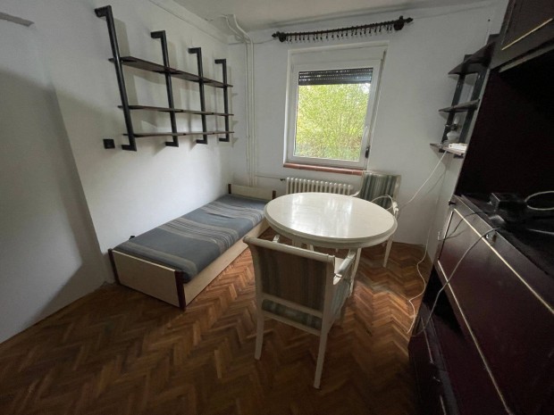 Maroshegyen 2 szob�s lak�s kiad�