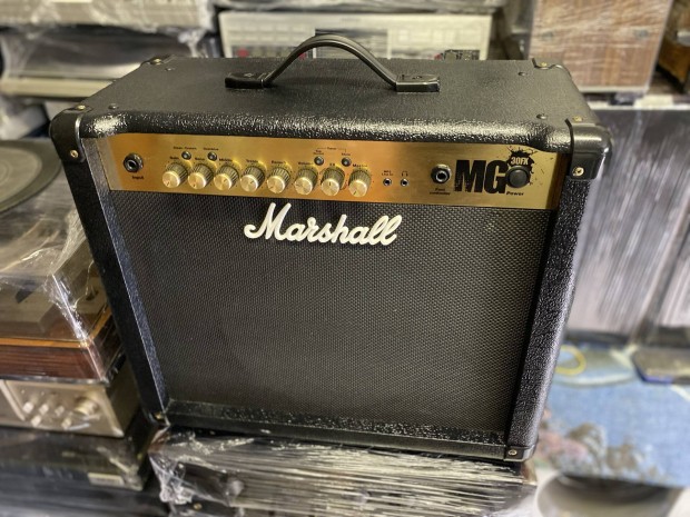 Marshall. MG 30 Fx s 70 Watt Gitár Erősítő újszerű jó