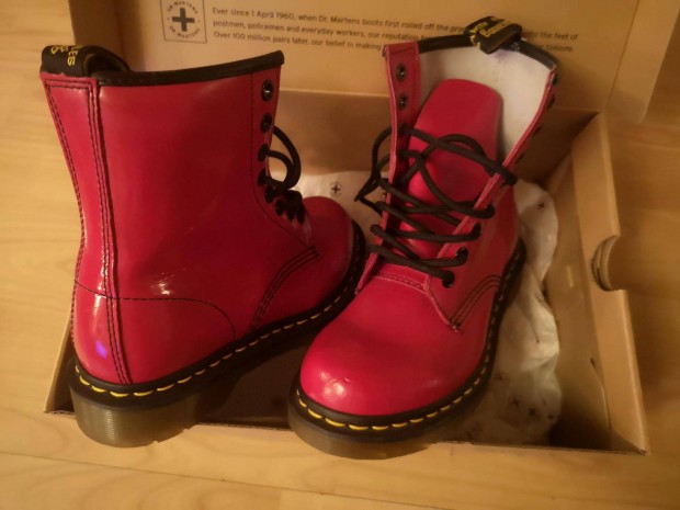 Martens bakancs ni 36os US 5 meggypiros