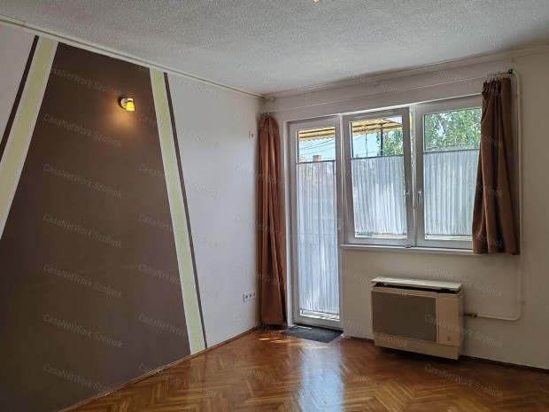 Martfn 2.emeleti, egyszobs laks kiad!