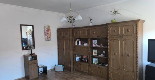 Martfűn eladó tégla építésű lakás!
