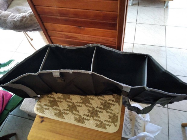 Martinbrown m�rk�j� �sszecsukhat� csomagrendez� elad�!