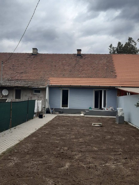 Martonvásárban feujitott 32nm sorházi lakás eladó