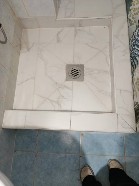 Martonv�s�ron k�l�n�ll� alb�rlet kiad� 