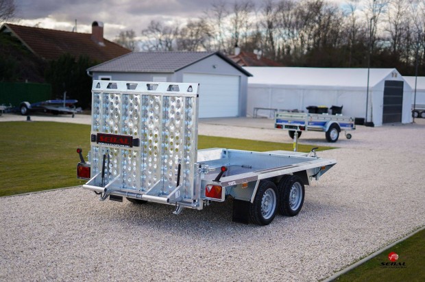 Martz (300x150 cm, 2700 kg) kisgpszllt brutt 1.990.000 Forint