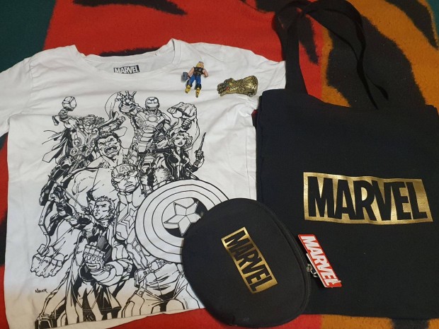 Marvel Avengers kollekci -Thanos keszty, pl, tska +ajndkok