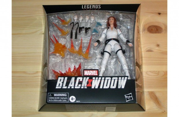 Marvel Legends DX 15 cm (6 inch) Black Widow (Snow Suit) figura