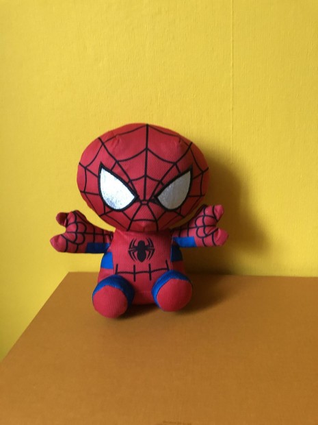 Marvel Pkember plssfigura 22 cm jszer Spiderman plss
