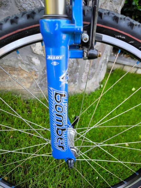 Marzocchi Bomber Z4 Air MTB teleszkóp 26"