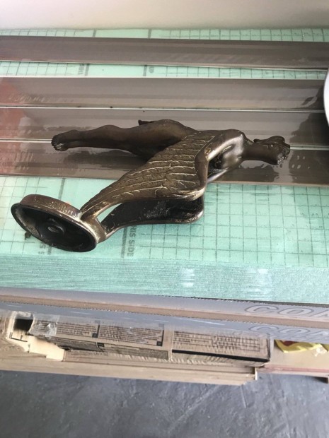 Mascot by H. Briand E.Paris bronz