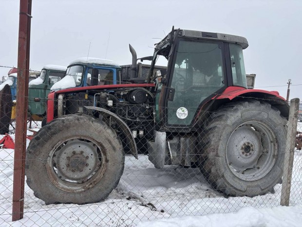 Massey Ferguson 5465 egyben vagy bont�sra alkatr�sz