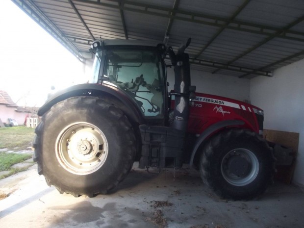 Massey Ferguson 8670 elad