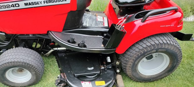 Massey Ferguson fnyr traktor 