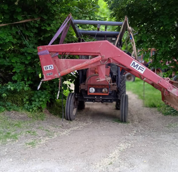 Massey Ferguson homlokrakod kanllal 