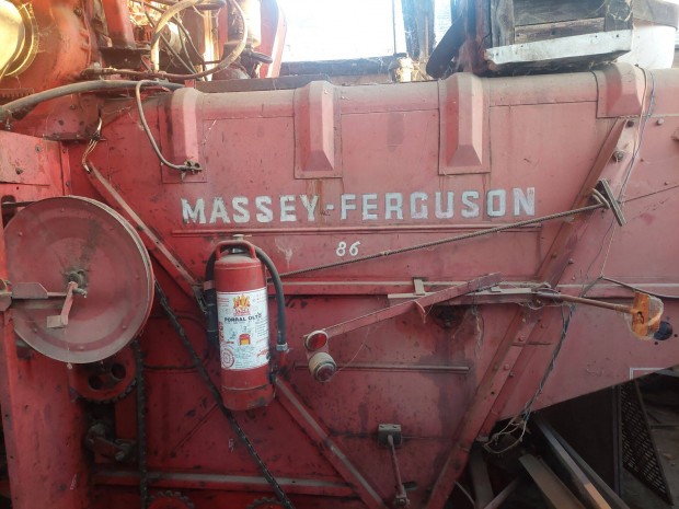 Massey Ferguson parcella kombjn