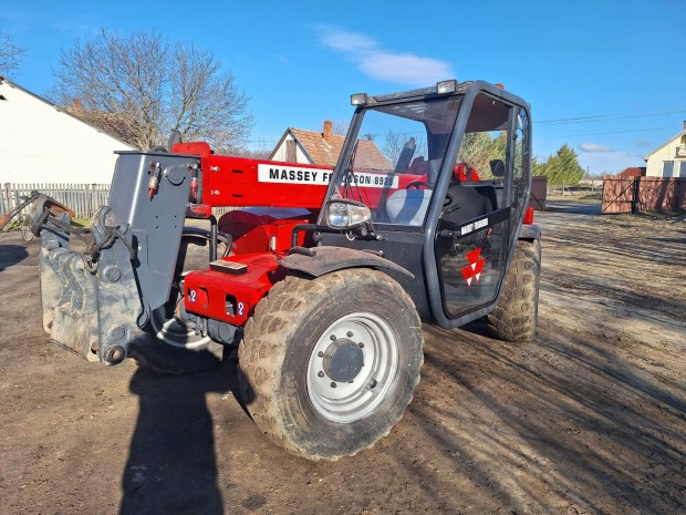 Massey Ferguson teleszkpos rakod 