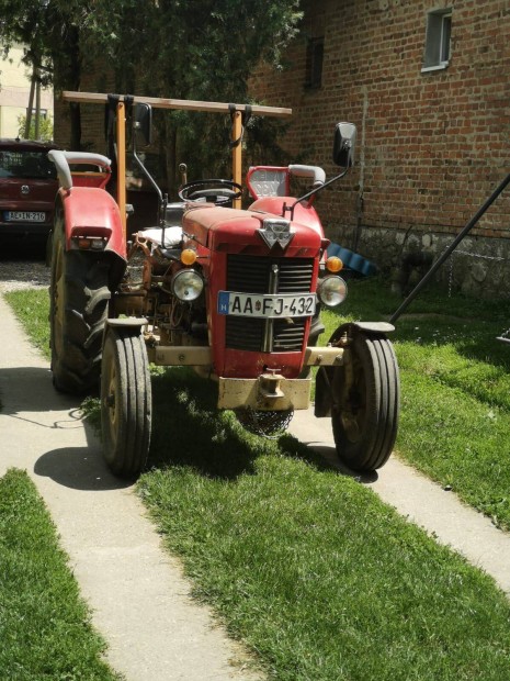 Massey Ferguson traktor eladó