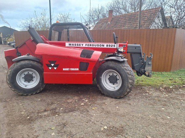 Massey ferguson 8925 teleszkopos rakod