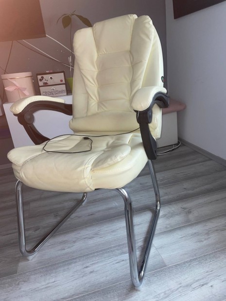 Masszírozó fotel