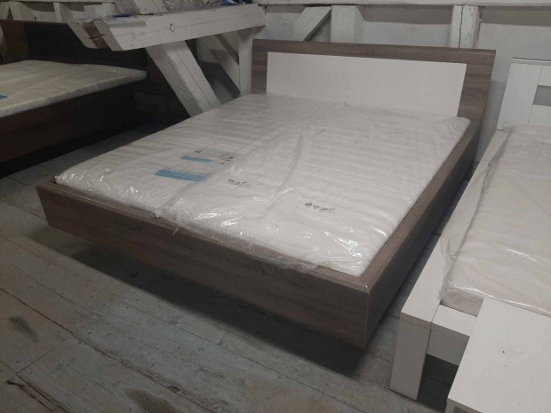 Masszv 180x200cm-es franciagy, j matracokkal elad