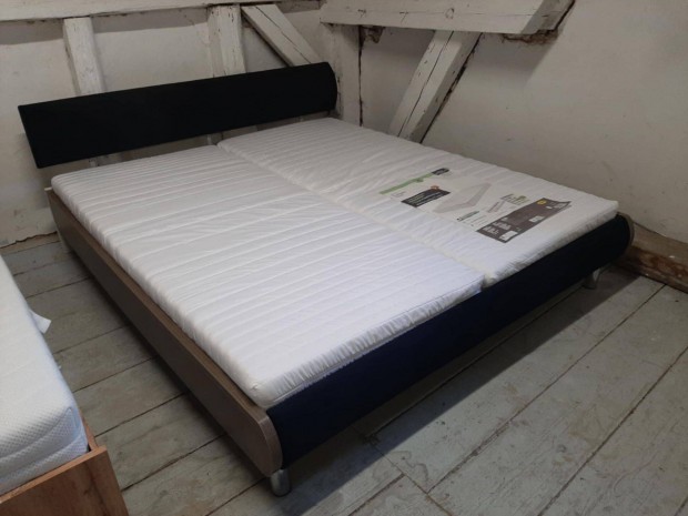 Masszív 180x200cm-es franciaágy, új matracokkal kompletten eladó