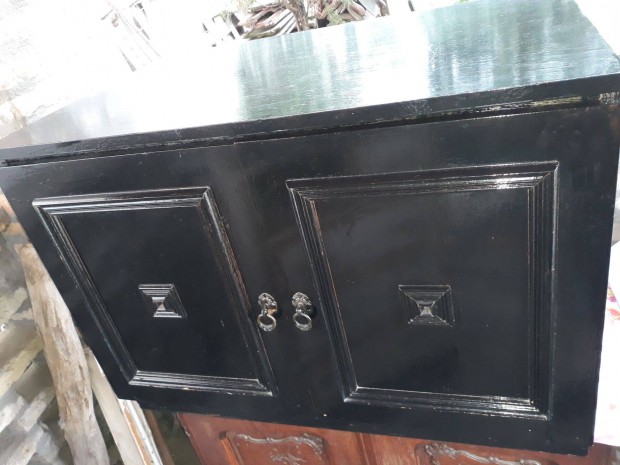 Massz�v, fekete szekr�ny remek �ron!