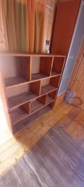 Masszív fenyő polc eladó