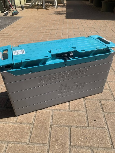 Mastervolt akku ház