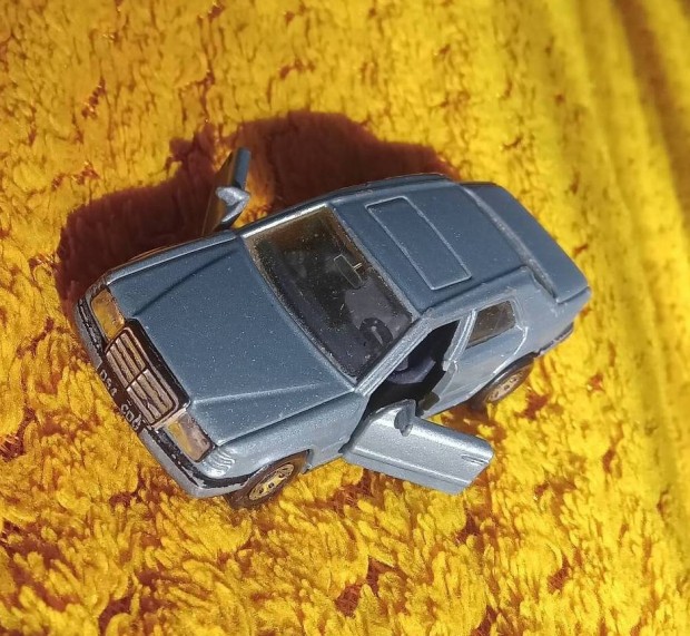 Matchbox 1986-os Mercedes Benz 300E szállítással