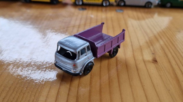 Matchbox Bedford Ton Tipper Kisaut