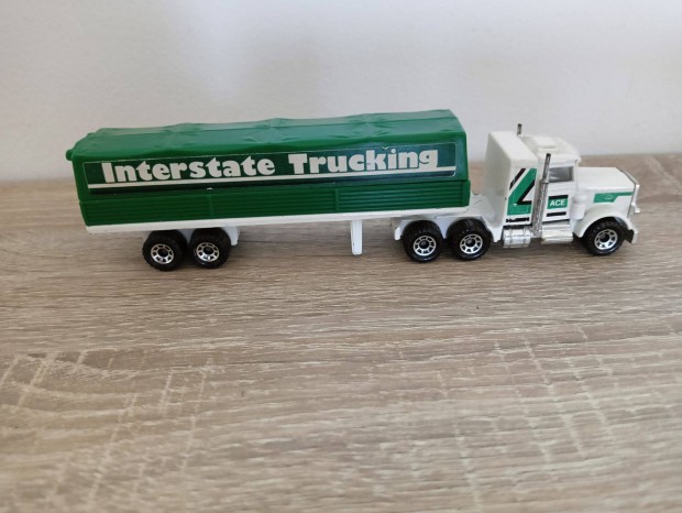 Matchbox Convoy CY5 Peterbilt covered truck - interstate truck