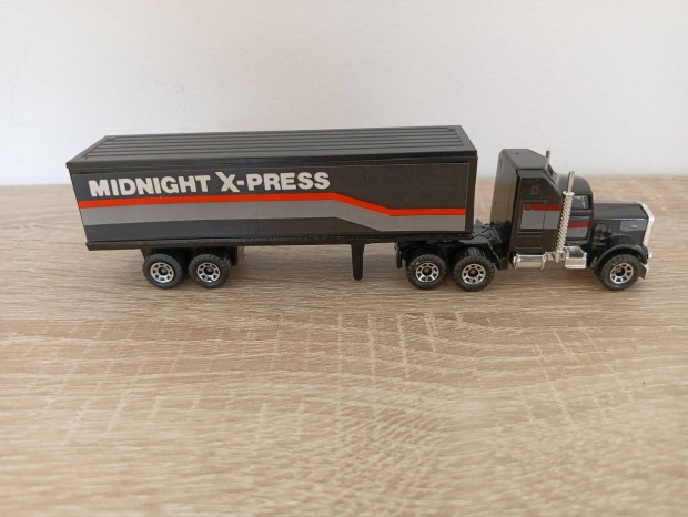 Matchbox Convoy CY9 Kenworth Box Truck Midnight X-press