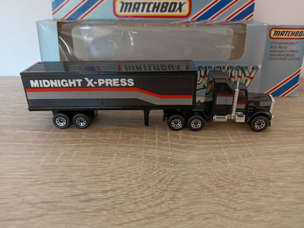 Matchbox Convoy CY9 Kenworth Box Truck Midnight X-press