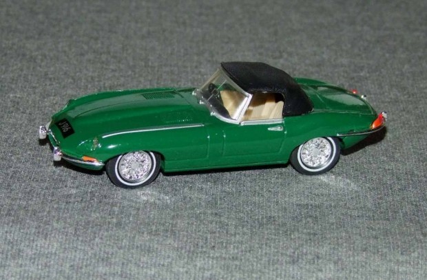 Matchbox Dinky Jaguar E ( E-Type )