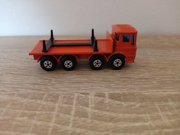 Matchbox Ergonomic CAB Pipe Truck Orange