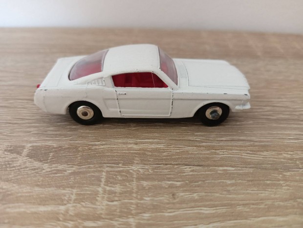 Matchbox Lesney 8 Ford Mustang with steering wheel