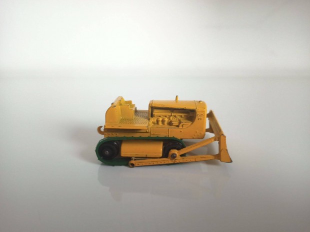 Matchbox Lesney #18 Caterpillar Bulldozer Yellow