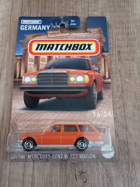 Matchbox Mercedes W 123 wagon kisaut 