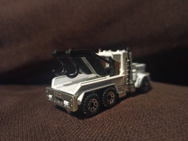 Matchbox Peterbilt Wreck Truck (1983)