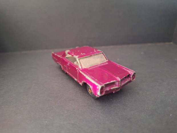 Matchbox Pontiac GP superfast, gombkerek 