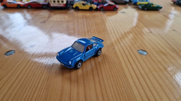 Matchbox Porsche 911 Turbo Kisaut