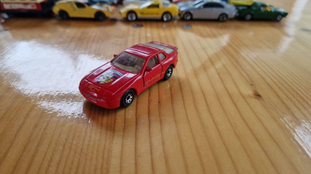 Matchbox Porsche 944 piros Kisaut