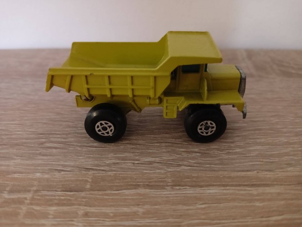 Matchbox Superfast MB28: Mack Dump Truck