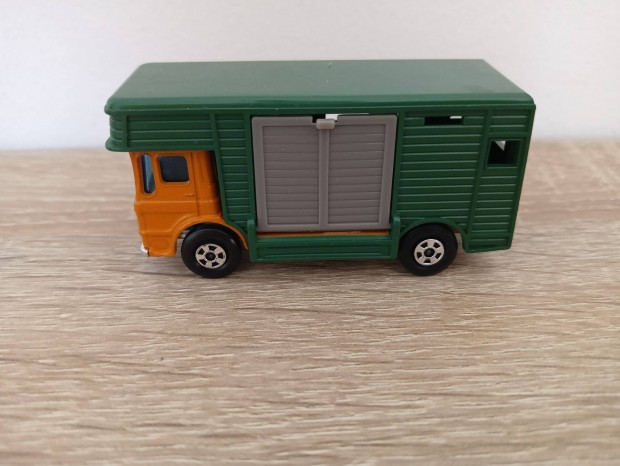 Matchbox Superfast No.17A orange horse box / green top