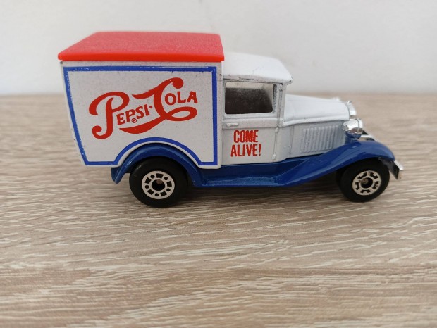 Matchbox Superfast No.38 Ford Model "A" van white "Pepsi"