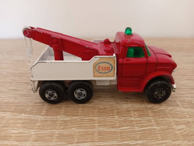 Matchbox Superfast No. 71 Ford wreck truck red & white "ESSO