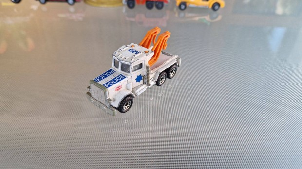 Matchbox Superfast Peterbilt Kisaut